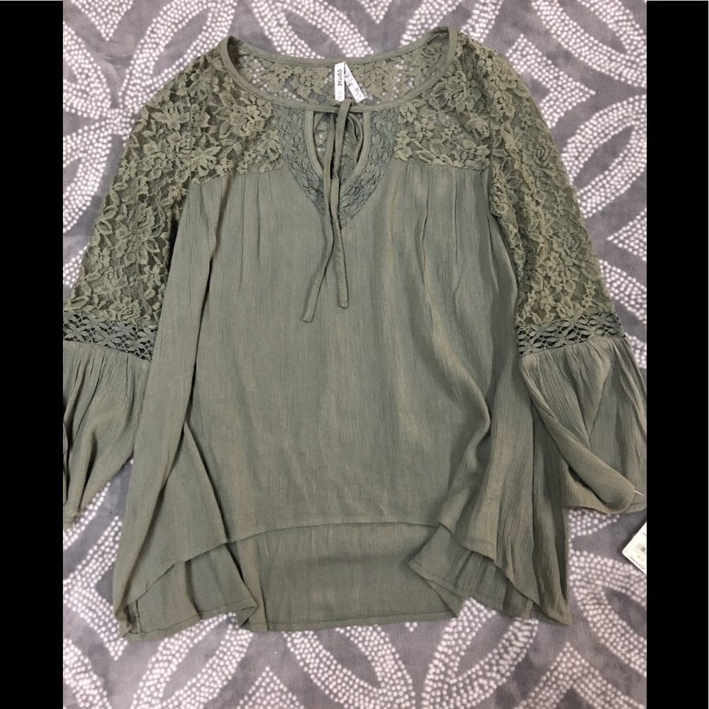 Mudd juniors lace sleeve peasant top